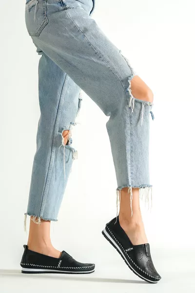 حذاء جلد نسائي أسود كاجوال من الجلد الطبيعي 