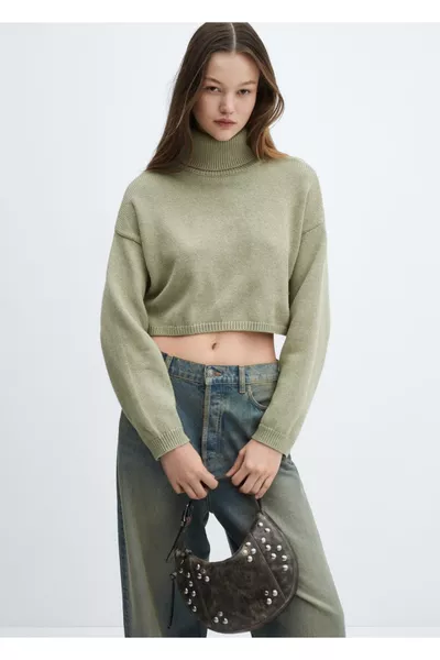 كنزة صوف برقبة عالية