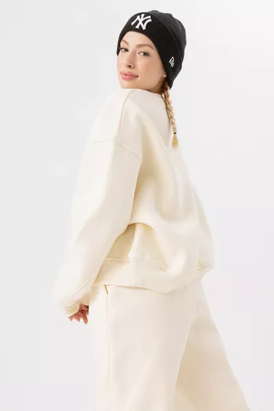 سويت شيرت كريمي كبير الحجم للنساء