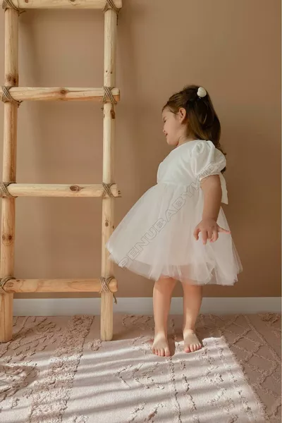 فستان طفلة أبيض قصير بأكمام منفوشة وطبقة تول - سندريلا