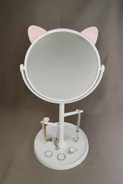 Голяма Бяла Котка Дизайн Пластична Стойка за Бижута с Огледало за Маса by