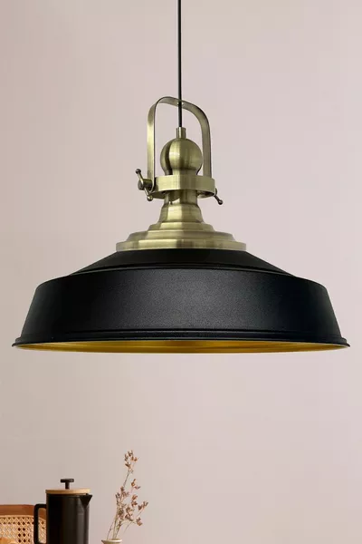 Black Elegant Single Chandelier Vintage Head Retro Pendant Lamp for School, Hair Salon Chandeliers