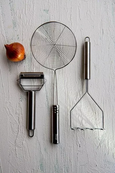 Stainless Steel Strainer Skimmer Oil Strainer, Potato Masher, Julienne Peeler Set