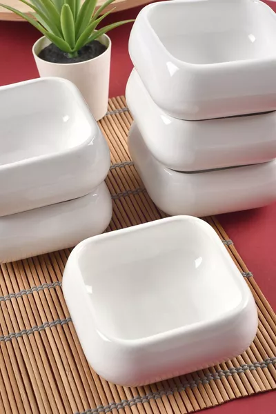 Набор из 6 белых квадратных мисок с выпуклым дном для завтрака и закусок