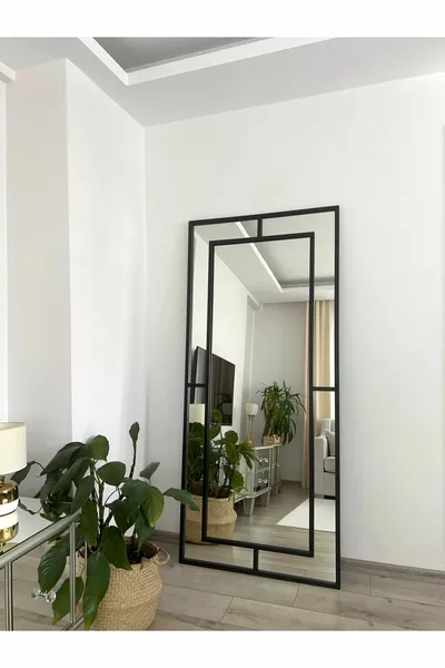 Decoratieve spiegel met zwart metalen frame  cm