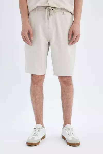 Bermuda en gabardine  % coton, coupe régulière, jambes droites SM