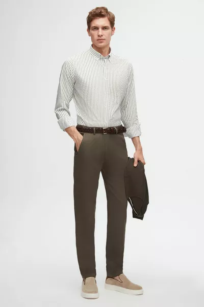 بنطال جينو للرجال بقصة ضيقة من Ds Damat باللون الأخضر الزيتوني، منسوج، مطاطي عند الخصر، مرن، مع جيوب جانبية