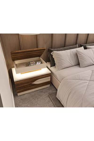 خزانة جانبية بسرّ NFC وأقسام مخفية