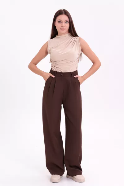 بنطال بالازو قماشي بني عالي الخصر للنساء مطوي