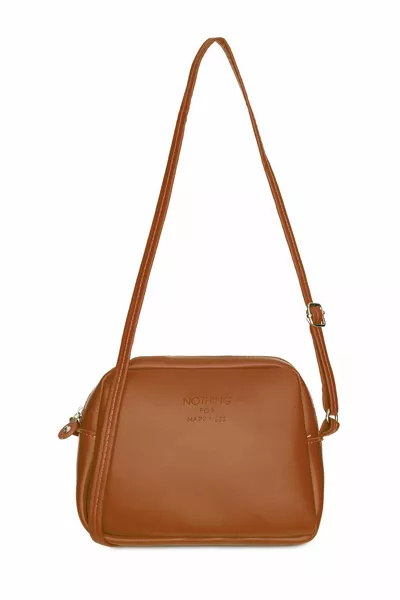 حقيبة نسائية صغيرة عصرية بحمالة عرض قابلة للتعديل بسحاب، يمكن حملها باليد أو على الكتف