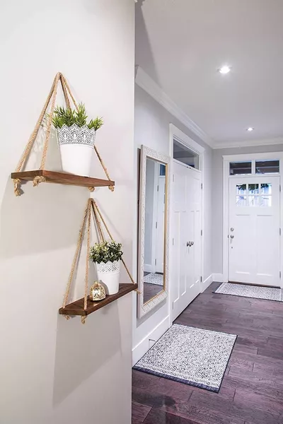 2 декоративни дървени стелажа за стена с въже за книги и цветя