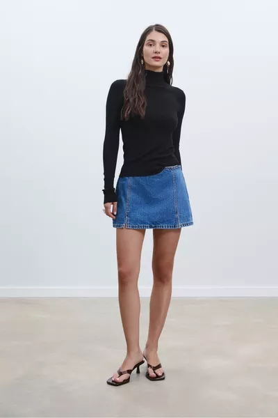 كنزة صوف برقبة عالية