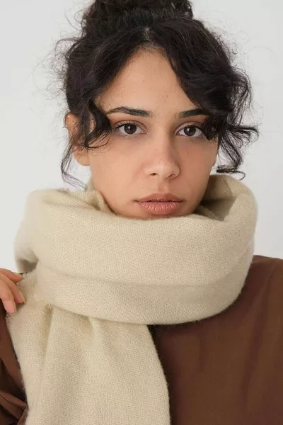Écharpe châle unisexe beige uni à texture douce