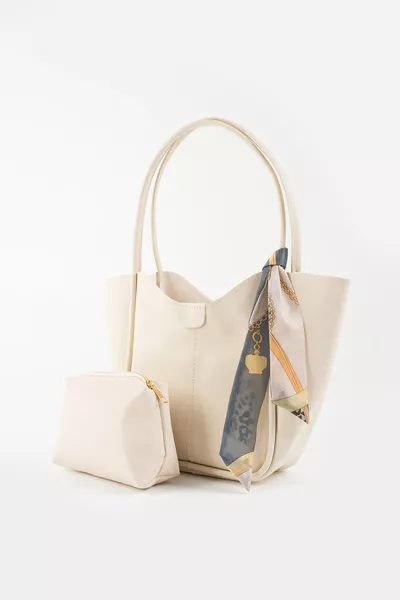 Schultertasche aus weichem Leder mit Schal-Detail und gerundetem Design