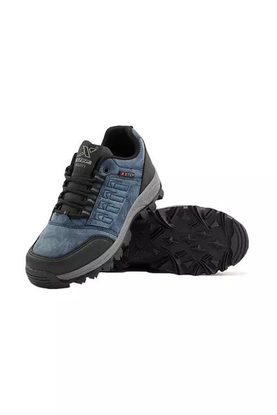 حذاء رجالي قصير للتنزه الشتوي باللون الأزرق الداكن