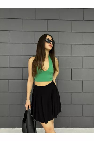 المرأة السوداء متوهجة نموذج انتفخ السراويل بسط ، الخصر المطاطي ، قماش رملي تنورة السراويل القصيرة