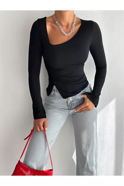 Дамска черна блуза с асиметрична яка, асиметрично рязане и набрани детайли от неопрен