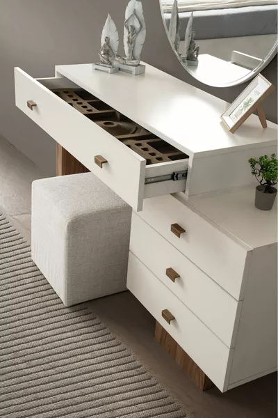 خزانة ليديا