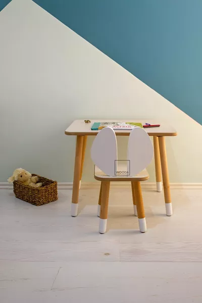 Set di tavolo e sedia con mouse e orecchie per bambini Montessori, attività estive