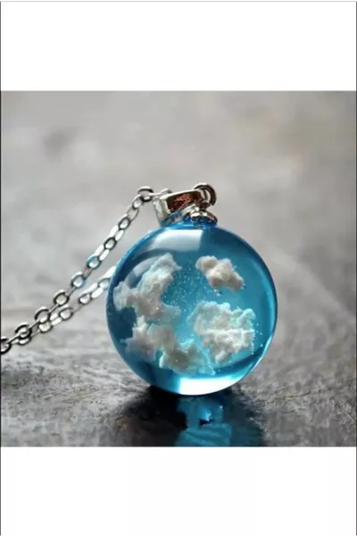 Nachtleuchtende Wolkenkette