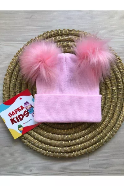 Шапка с два помпона