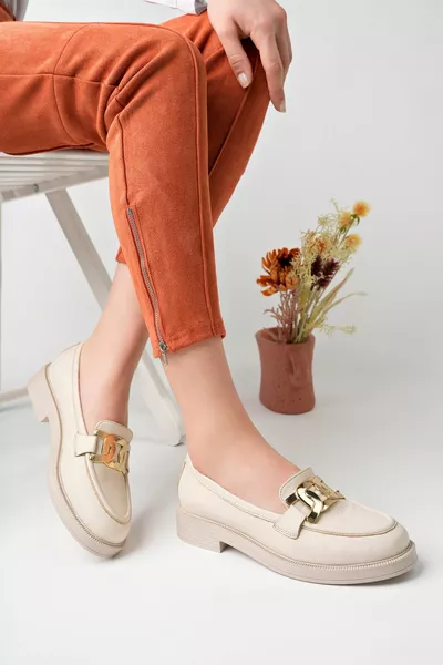 جلد طبيعي كريم مشبك أحذية نسائية المتسكع