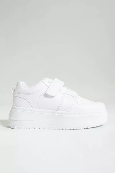 حذاء رياضي نسائي فيلكرو وأربطة مفصلة