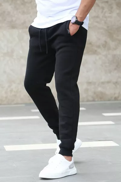 بدلة رياضية سوداء أساسية 