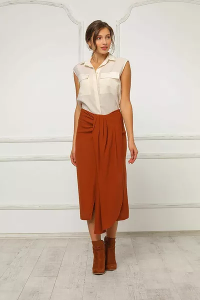 Женская оранжевая плиссированная юбка длины миди