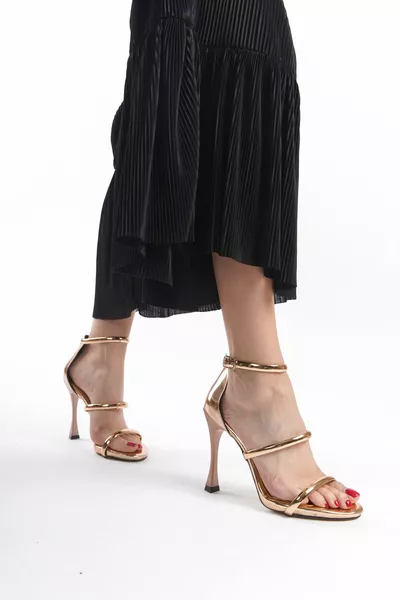 WOMEN'S SIMPLE MIRROR THREE-STRAP NAILED HEELS