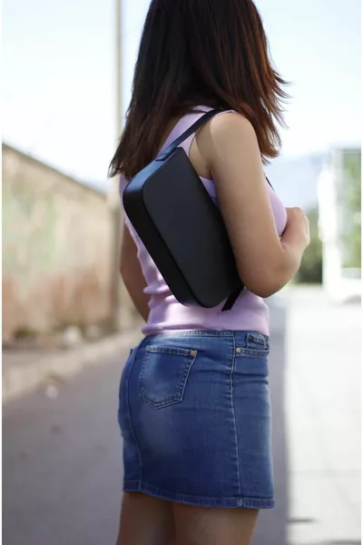 ليزابيل حقيبة باغيت بغطاء أسود للسيدات