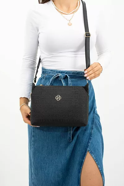 Черная надпись с принтом и тремя отделениями водоотталкивающий плечевой ремень с крестом качественная сумка