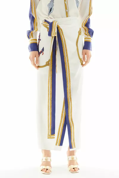 تنورة طويلة منقوشة بقصة ملفوفة