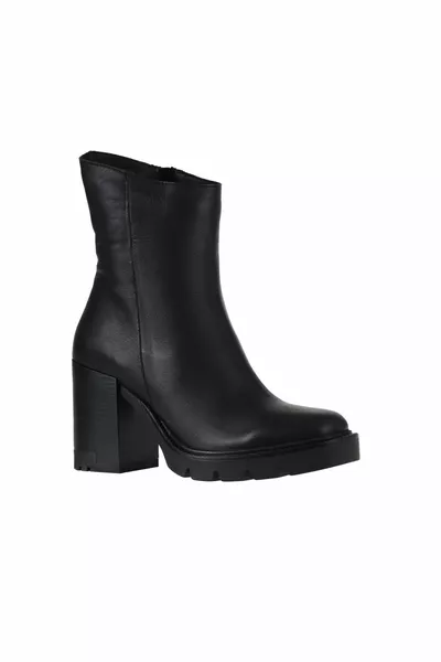 حذاء نسائي بكعب جلد أسود 