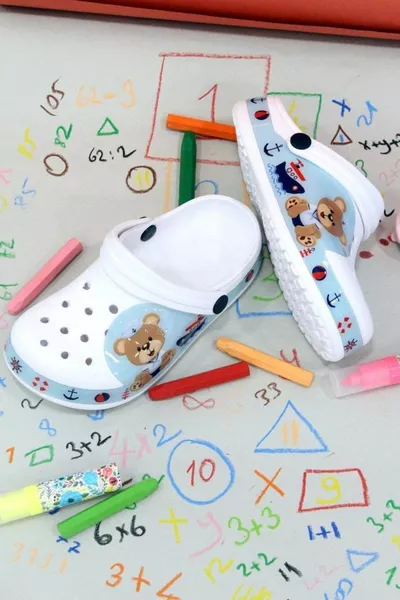 Crocs Model Captain Teddybär rutschfeste Sohle Strand Pool Meer Sandalen Hausschuhe