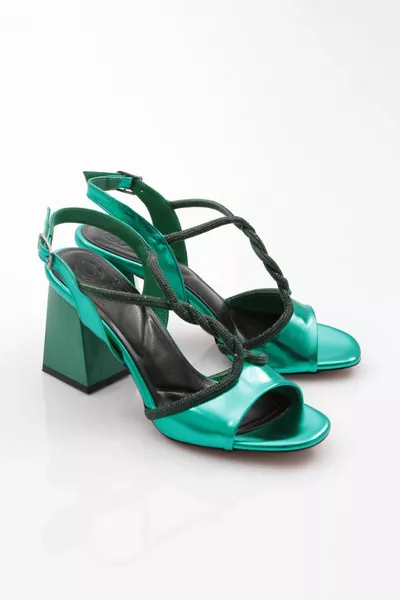 Y ДАМСКИ САНДАЛИ НА ТОК ОТ СРЕБЪРЕН КАМЪК С ПРЕЗРАМКИ