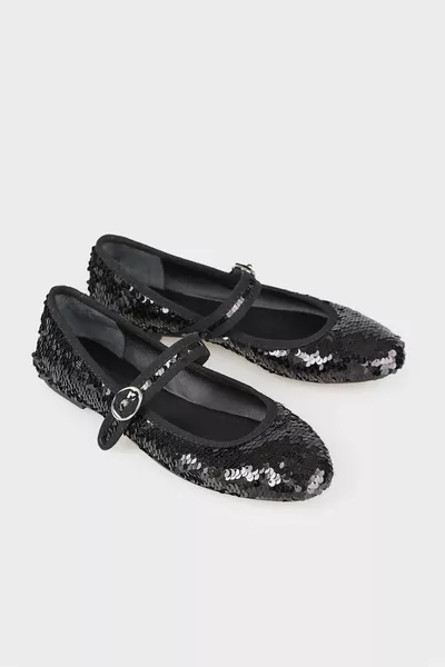 شقق الباليه النسائية السوداء