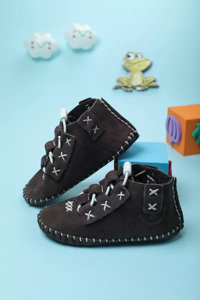 للجنسين حديثي الولادة كامل العظام جلد طبيعي بني داكن أبيض أحذية الطفل مناسبة لصحة القدم