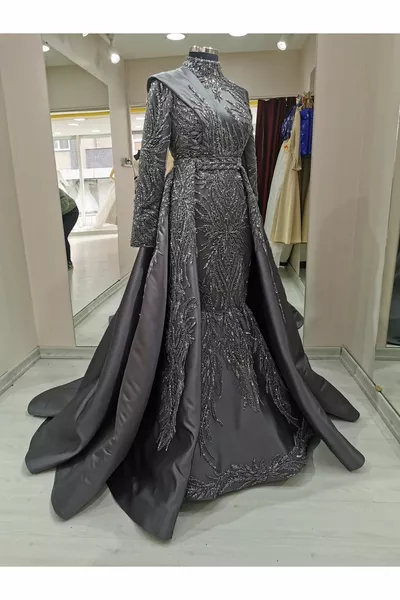 Abito di fidanzamento con gonna smontata