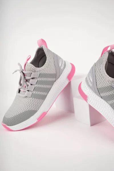 Baskets grises pour enfants avec garniture rose