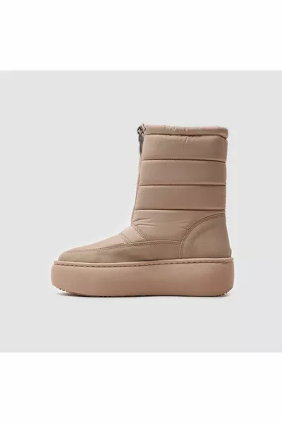 أحذية الثلج النسائية []