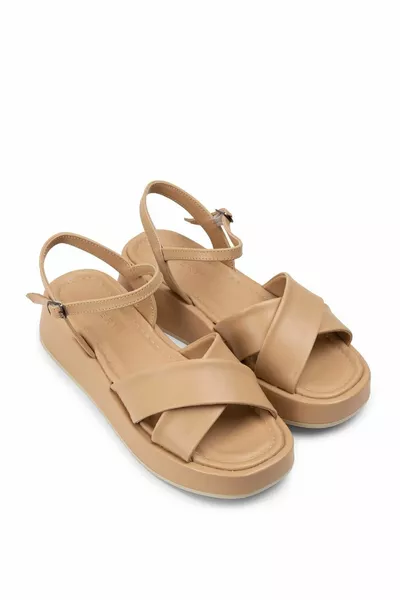 صنادل نسائية بيج