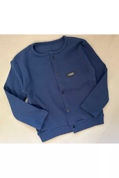 Сезонный вязаный кардиган на кнопках