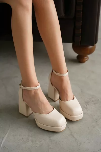 كعب منصة Gander للسيدات - جلد الجلد