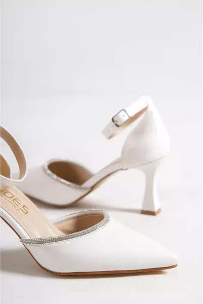 المرأة الأبيض اللون فساتين السهرة الكعب رقيقة