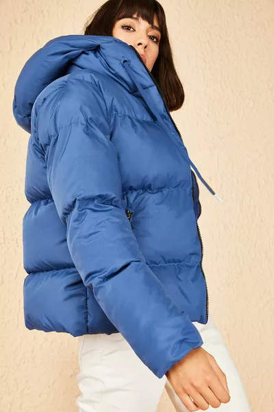 Kadın Kapüşonlu Şişme Mont