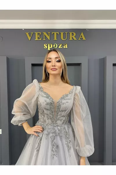 حزام الكتف بالون الأكمام فستان الخطوبة الشفاف