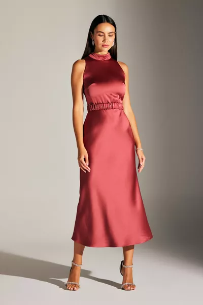 SININA MOUWLOZE VENETIAANSE RODE SATIJNEN AVONDJURK MET RECHTERHALSLIJN