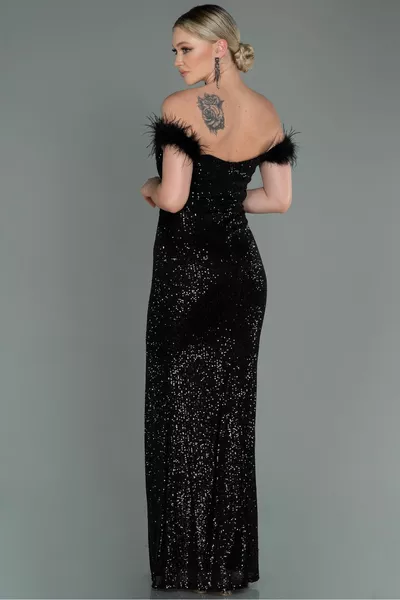 Siyah Otriş Kayık Yaka Yırtmaçlı Uzun Pullu Abiye 