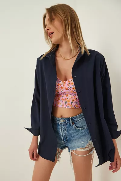 Женская темно-синяя оверсайз длинная базовая рубашка  